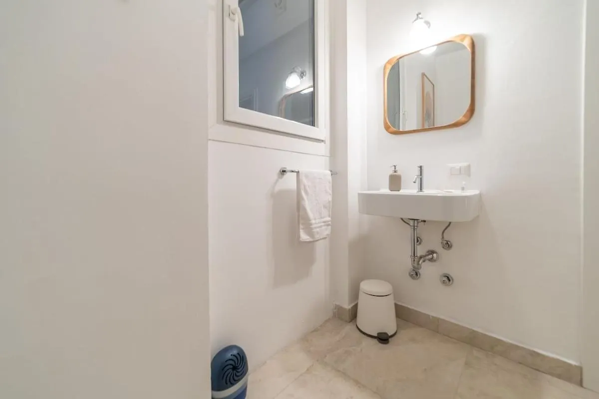 Apartment The Central Garibaldi B Intrho Milan Italy
